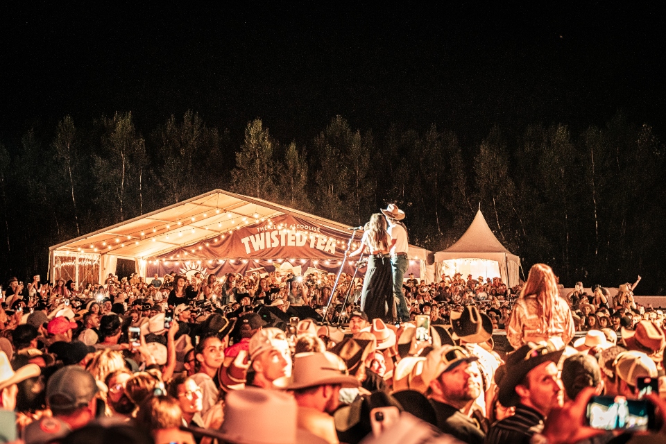 riley green ella langley twisted tea