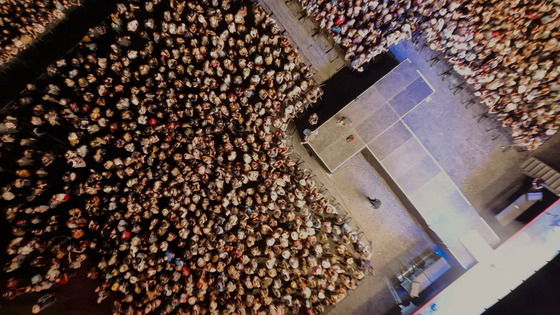 DRONE foule vendredi mainstage- sombre